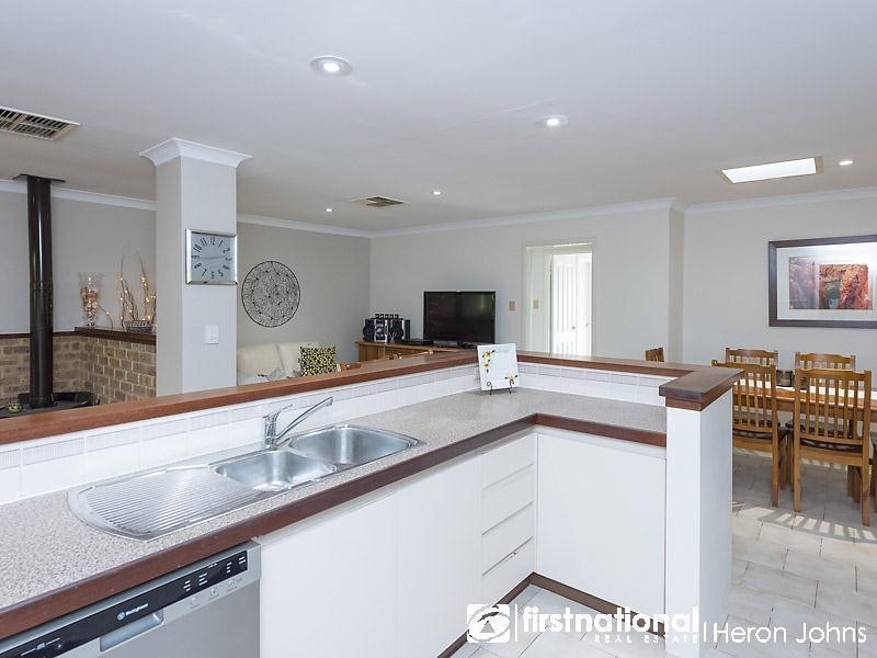 5 Shemels Court, Leeming WA 6149