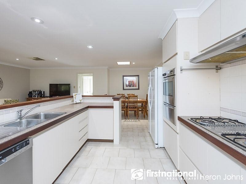 5 Shemels Court, Leeming WA 6149