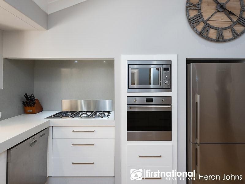 11 Sellen Court, Leeming WA 6149