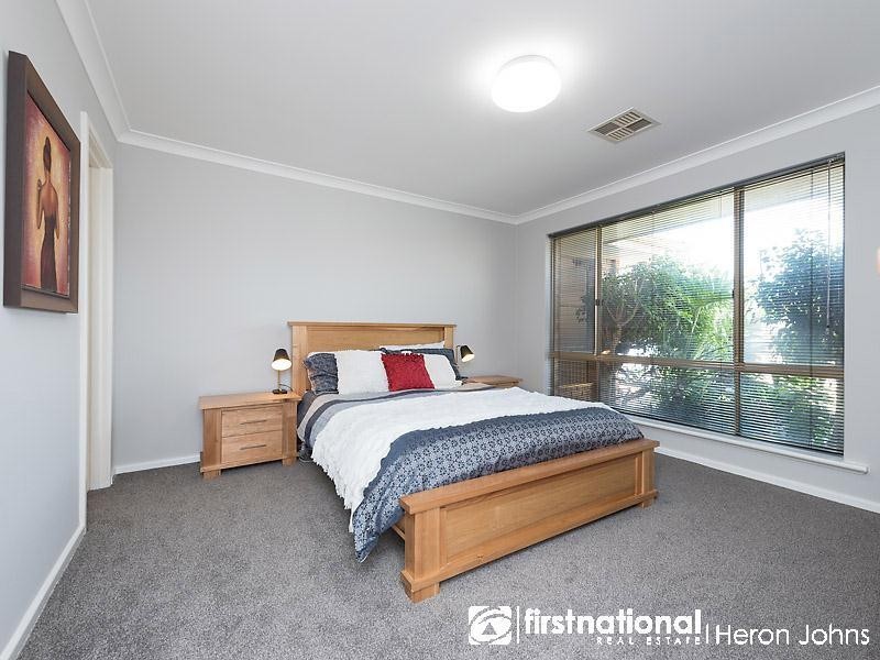 11 Sellen Court, Leeming WA 6149