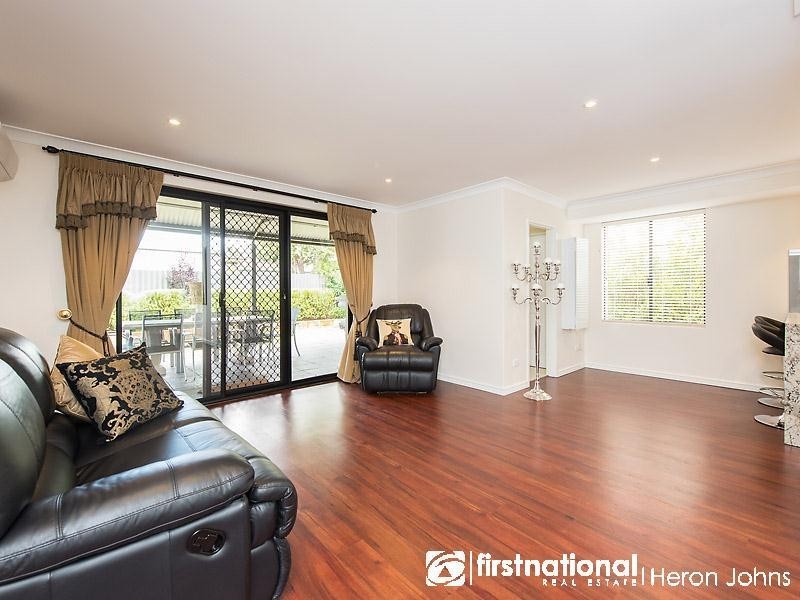 10 Hartfield Crescent, Leeming WA 6149