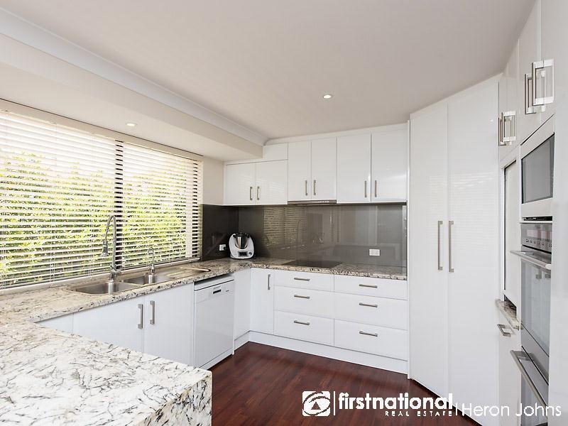 10 Hartfield Crescent, Leeming WA 6149