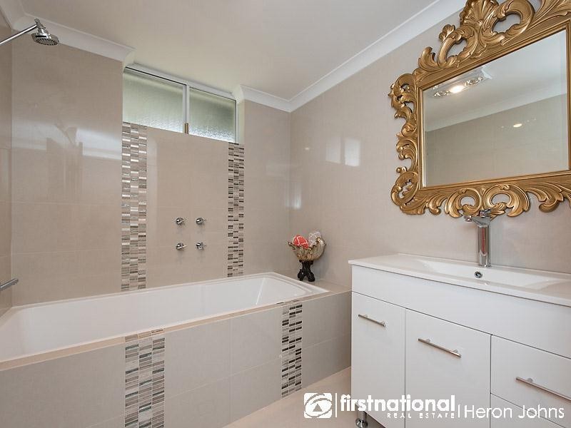 10 Hartfield Crescent, Leeming WA 6149