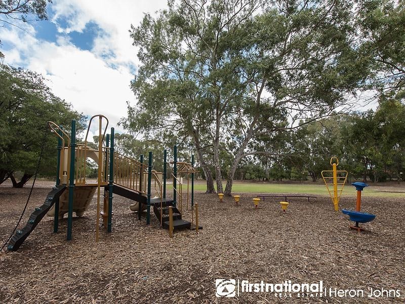 10 Hartfield Crescent, Leeming WA 6149
