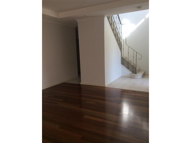 8 Tallow Tree Crescent, Subiaco WA 6008