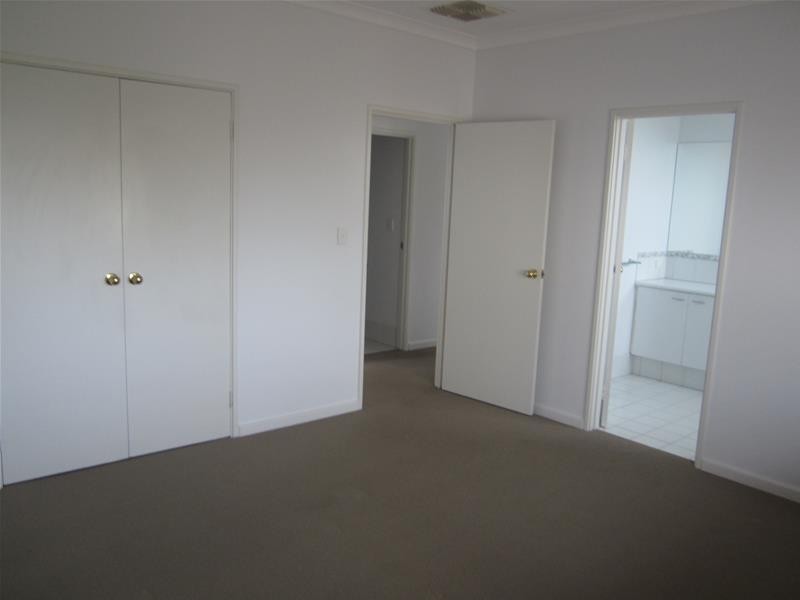 8 Tallow Tree Crescent, Subiaco WA 6008