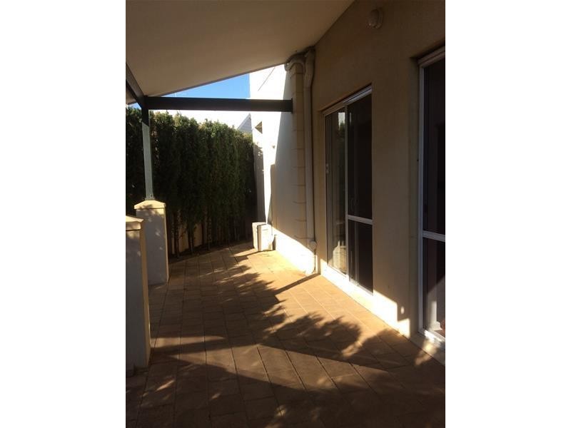 8 Tallow Tree Crescent, Subiaco WA 6008