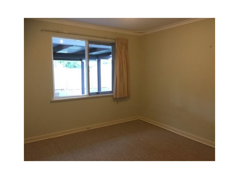 17 Flinders Crescent, Bull Creek WA 6149