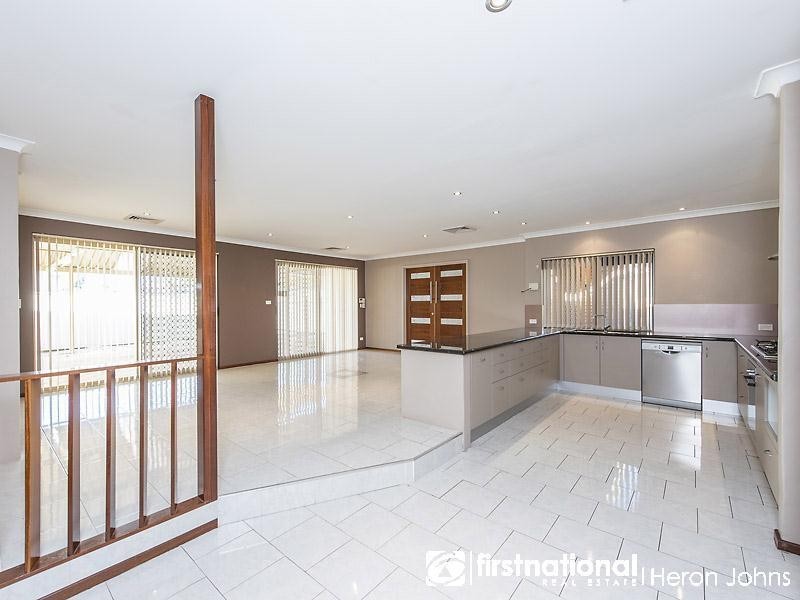 7 Waltham Court, Bateman WA 6150