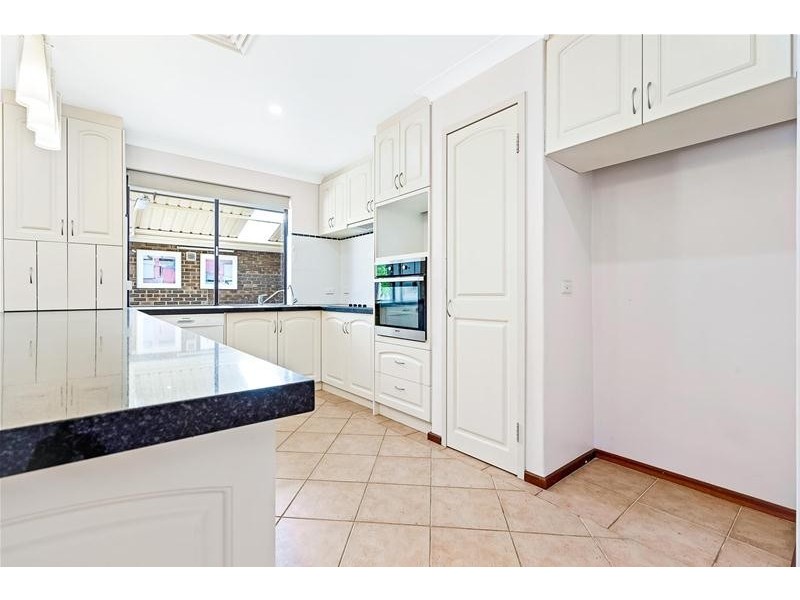 5 Findlay Road, Leeming WA 6149