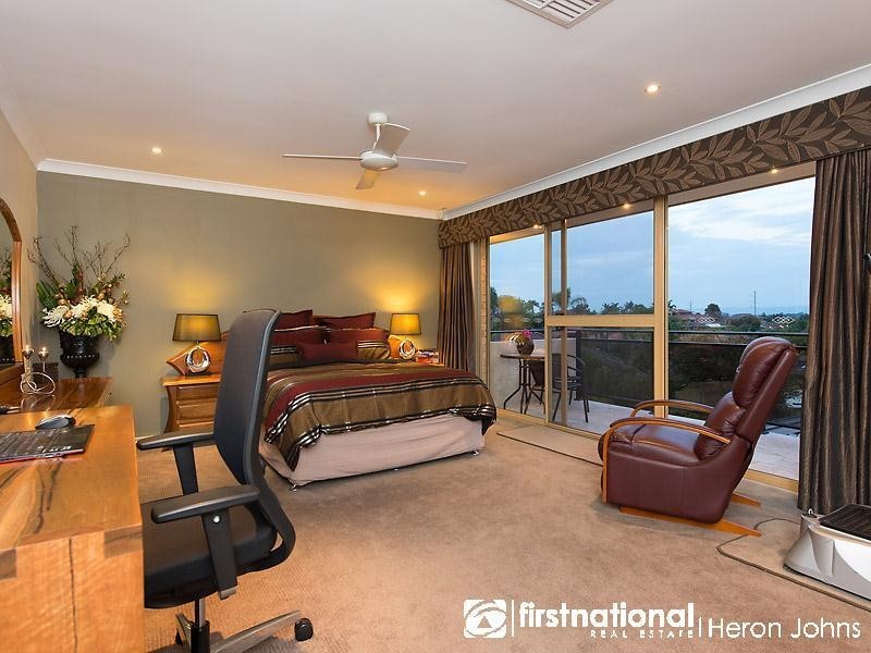 6 Sellen Court, Leeming WA 6149