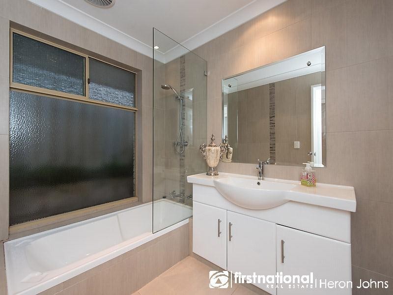 6 Sellen Court, Leeming WA 6149