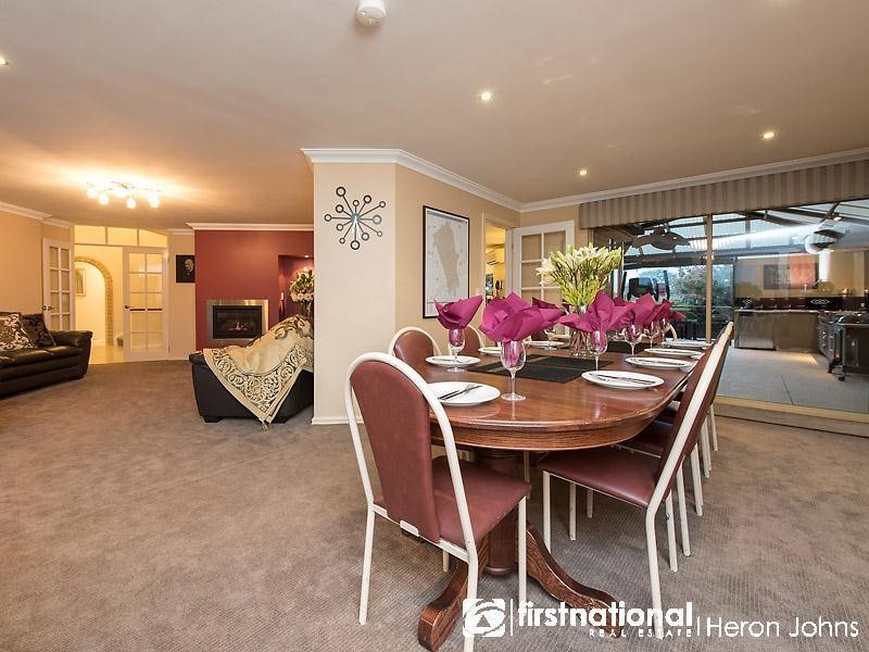 6 Sellen Court, Leeming WA 6149