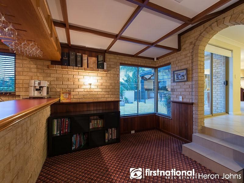 6 Sellen Court, Leeming WA 6149