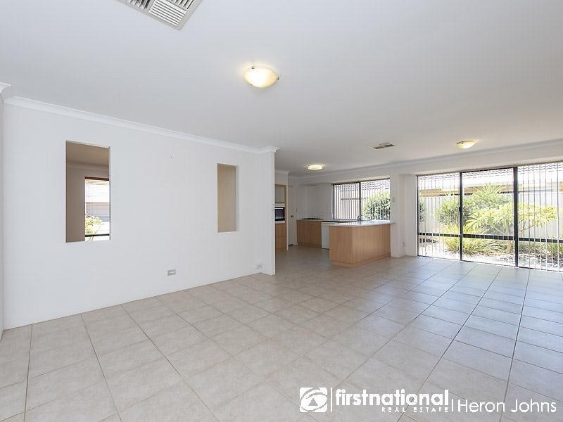 4 Colgrave Mews, South Lake WA 6164