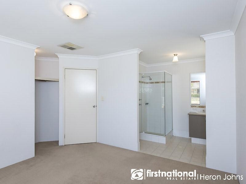 4 Colgrave Mews, South Lake WA 6164