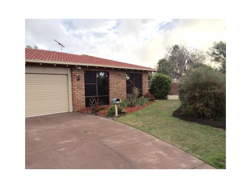 4B Gladstone Road, Leeming WA 6149