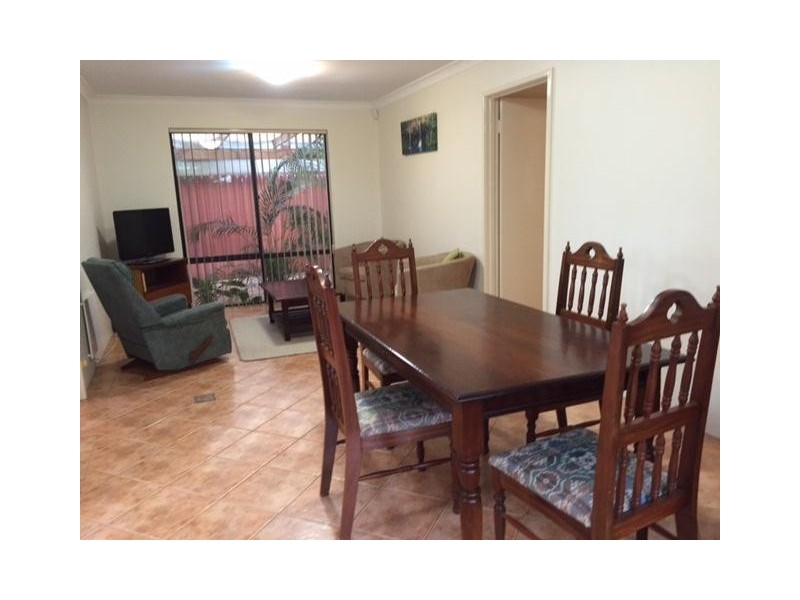 4B Gladstone Road, Leeming WA 6149