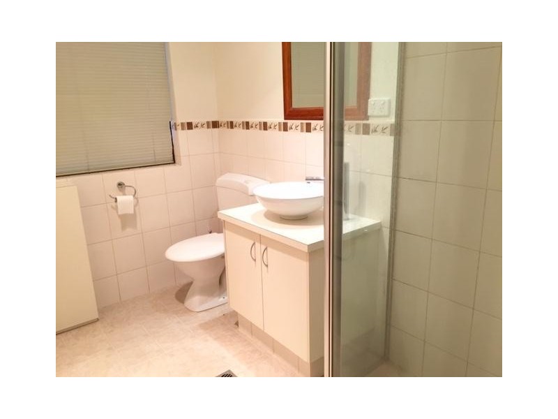 4B Gladstone Road, Leeming WA 6149