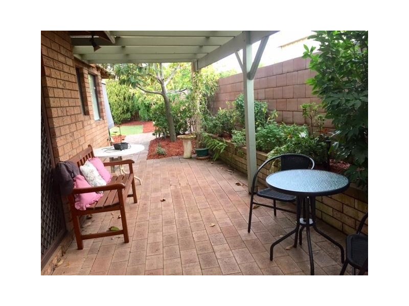 4B Gladstone Road, Leeming WA 6149