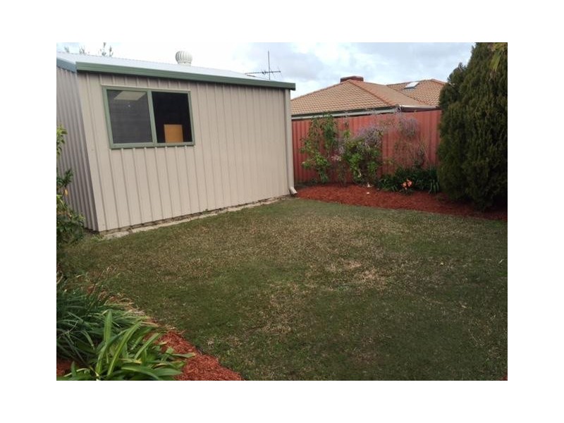 4B Gladstone Road, Leeming WA 6149