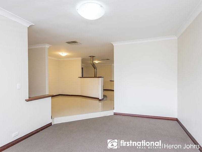 16 Sunshine Place, Bibra Lake WA 6163