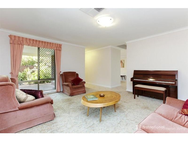 6 Hewison Street, Leeming WA 6149