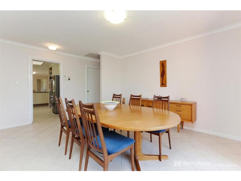 6 Hewison Street, Leeming WA 6149