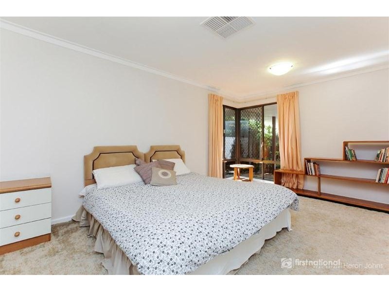 6 Hewison Street, Leeming WA 6149