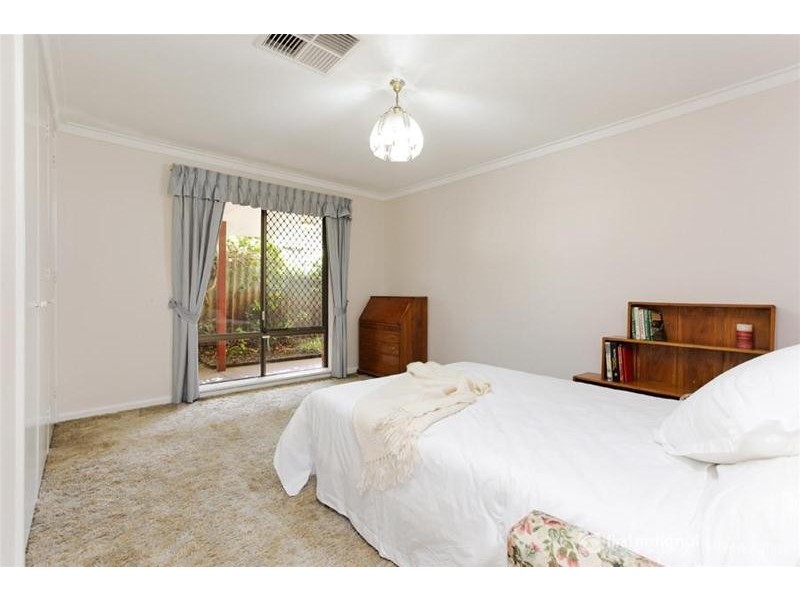 6 Hewison Street, Leeming WA 6149