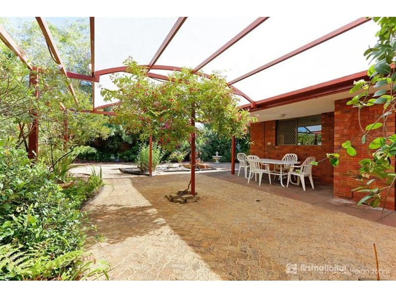 6 Hewison Street, Leeming WA 6149