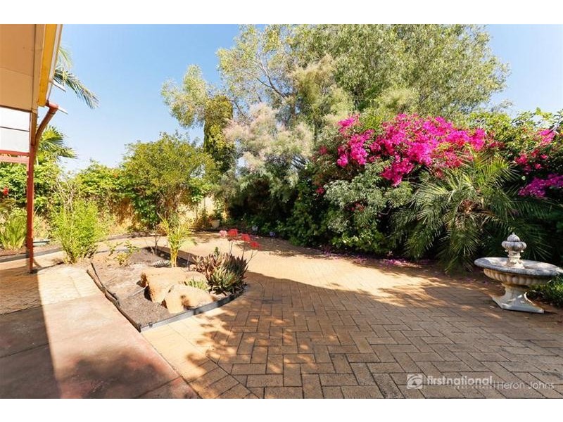 6 Hewison Street, Leeming WA 6149