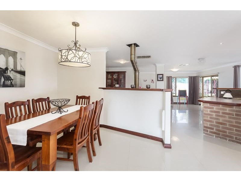 16 Sunshine Place, Bibra Lake WA 6163