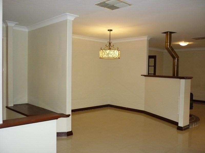 16 Sunshine Place, Bibra Lake WA 6163