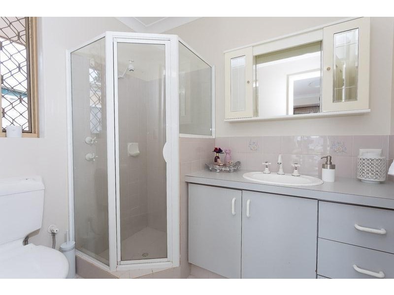 16 Sunshine Place, Bibra Lake WA 6163