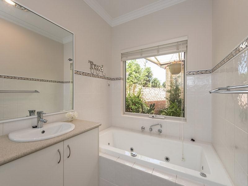 7 Mossman Crescent, Bull Creek WA 6149