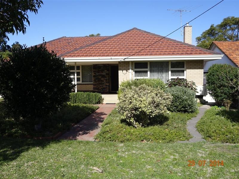 9 Cooke Street, Hilton WA 6163