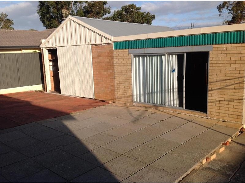 9 Cooke Street, Hilton WA 6163