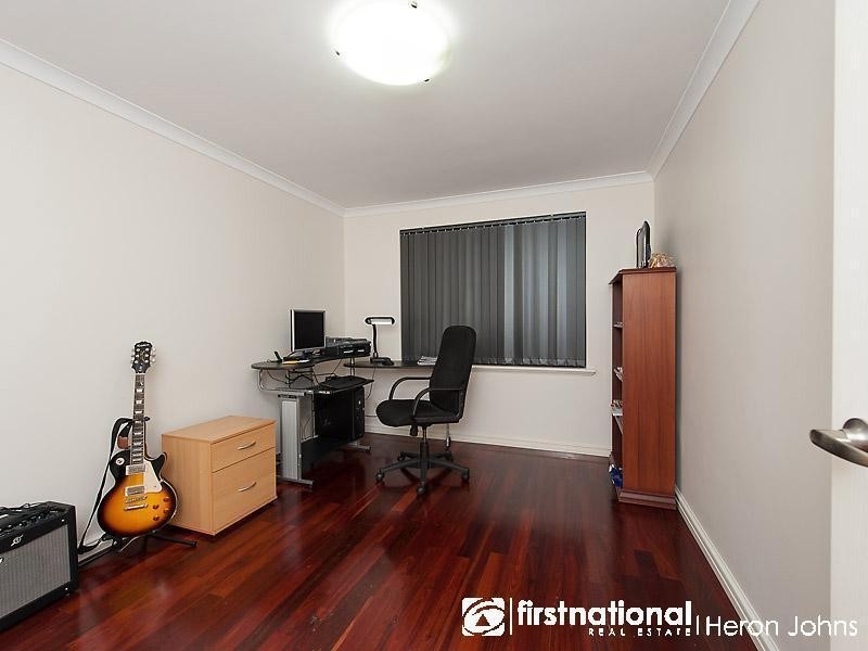 2 Arrowgrass Road, Canning Vale WA 6155