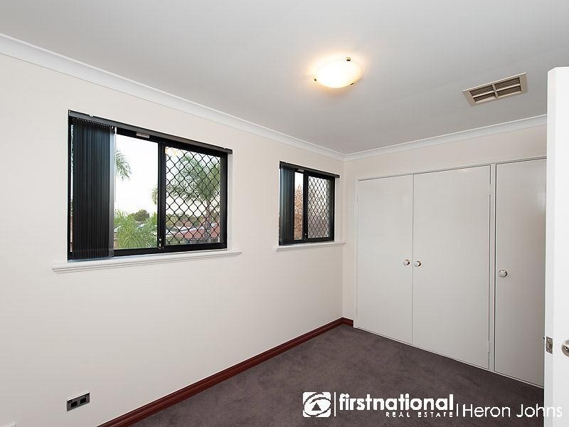 2 Arrowgrass Road, Canning Vale WA 6155