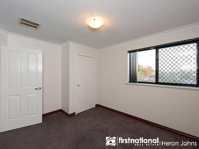 2 Arrowgrass Road, Canning Vale WA 6155