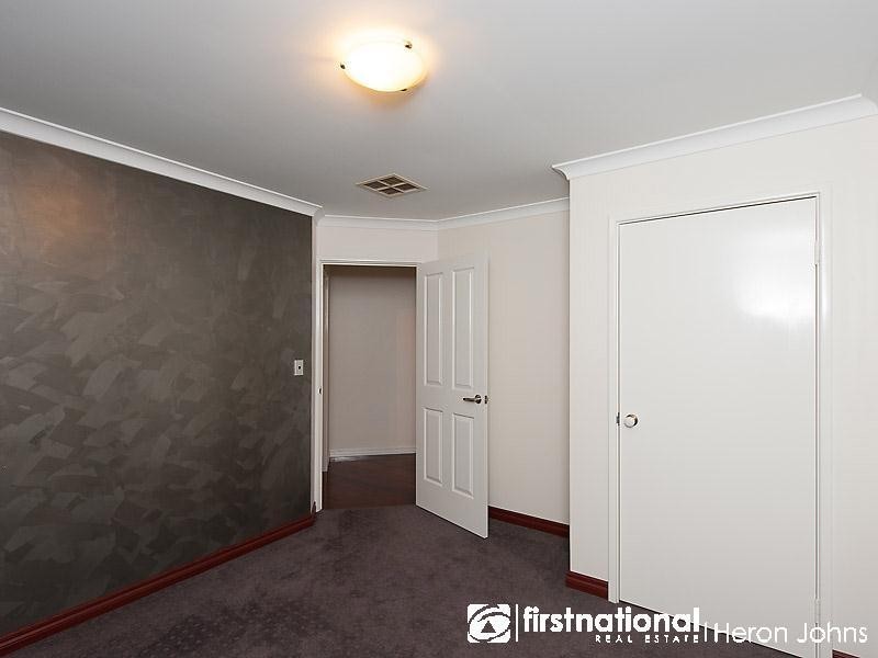 2 Arrowgrass Road, Canning Vale WA 6155