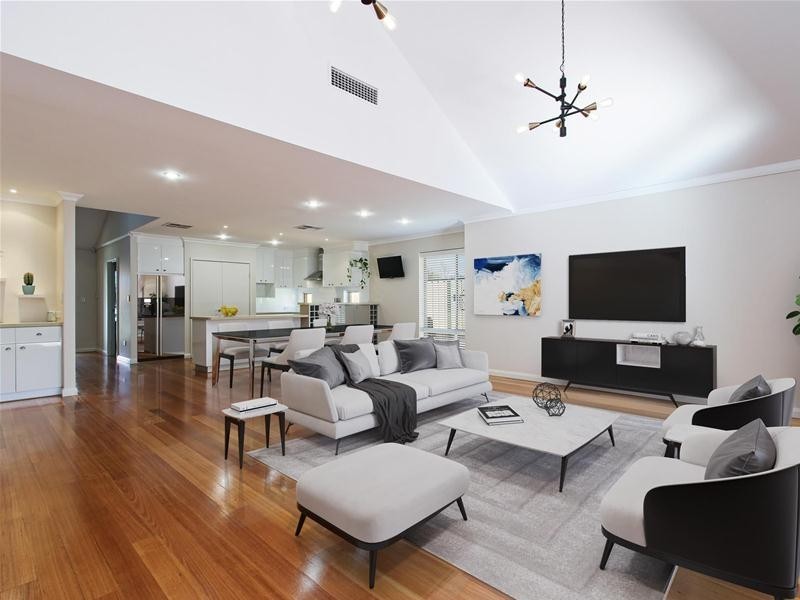 6 Chelsea Circuit, Success WA 6164