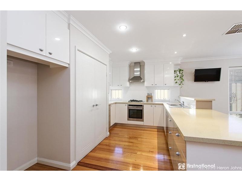 6 Chelsea Circuit, Success WA 6164