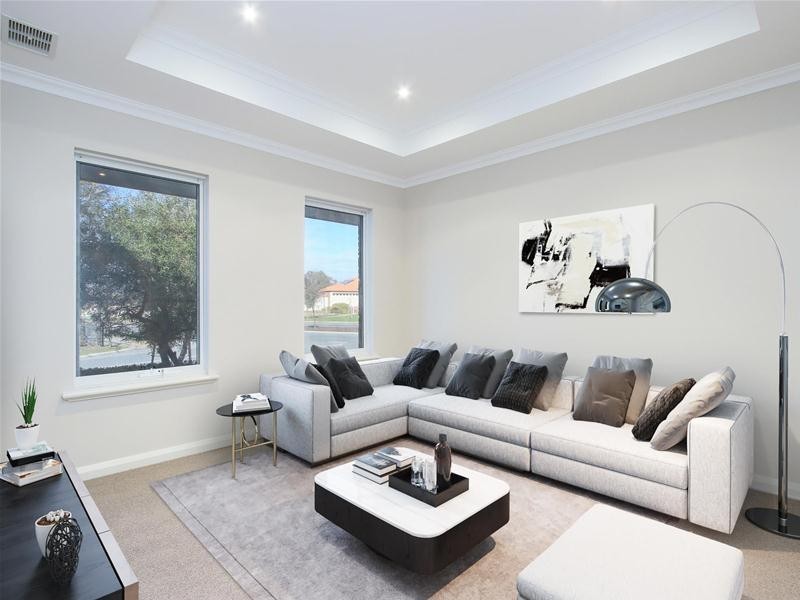 6 Chelsea Circuit, Success WA 6164