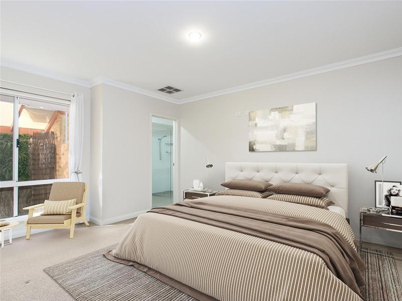 6 Chelsea Circuit, Success WA 6164