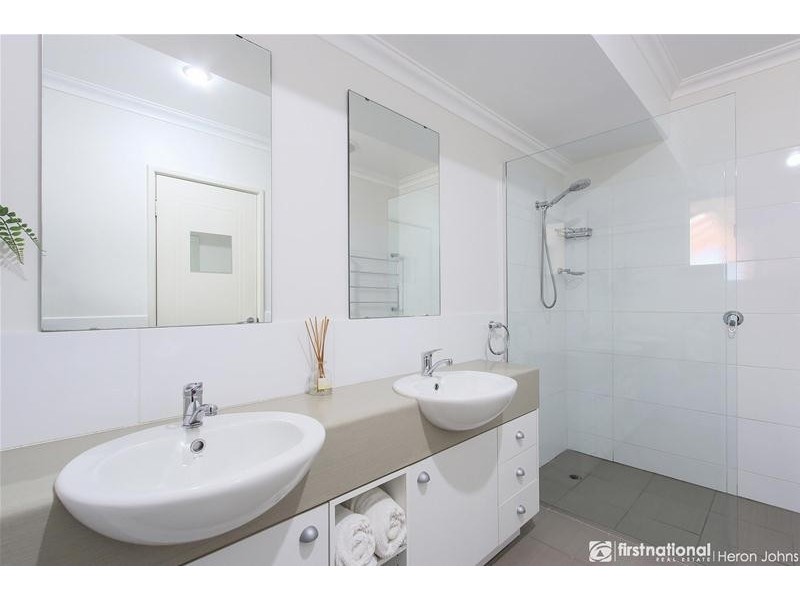 6 Chelsea Circuit, Success WA 6164