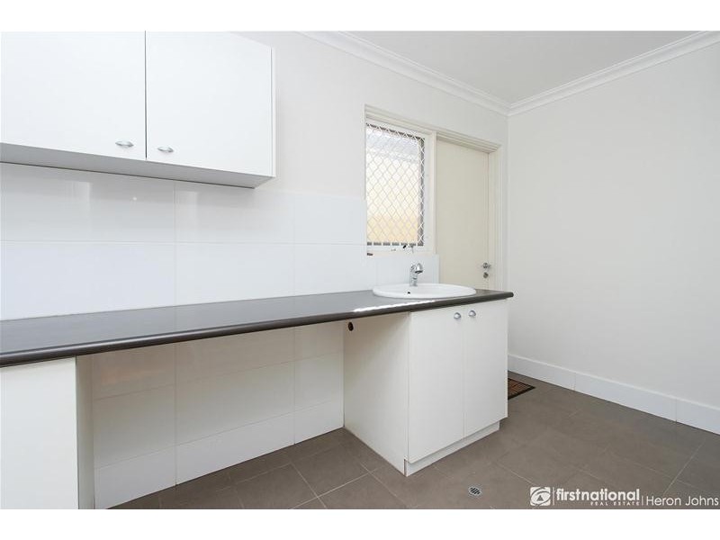 6 Chelsea Circuit, Success WA 6164