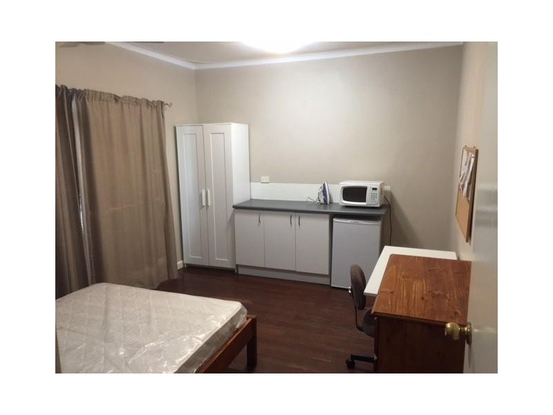 86 Leach Highway, Wilson WA 6107