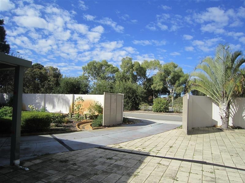 60 Bull Creek Road, Rossmoyne WA 6148